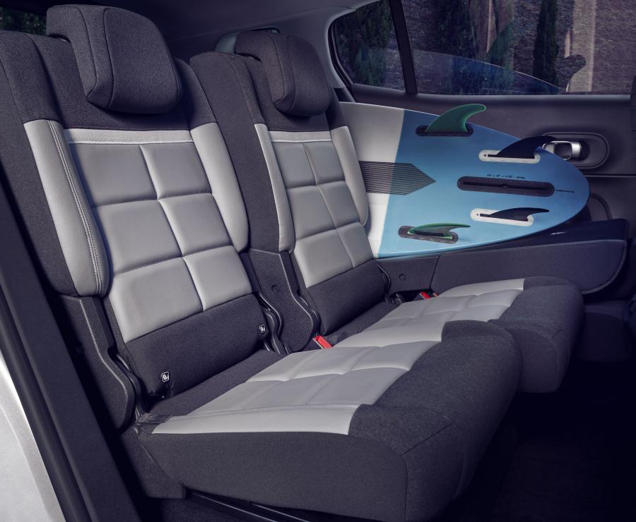 Интерьер Citroen C5 Aircross SUV Hybrid 2019 года  (WW) (фото 16 из 49)